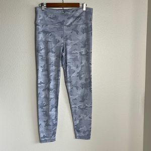 GAP Gray Camouflage Leggings L TALL